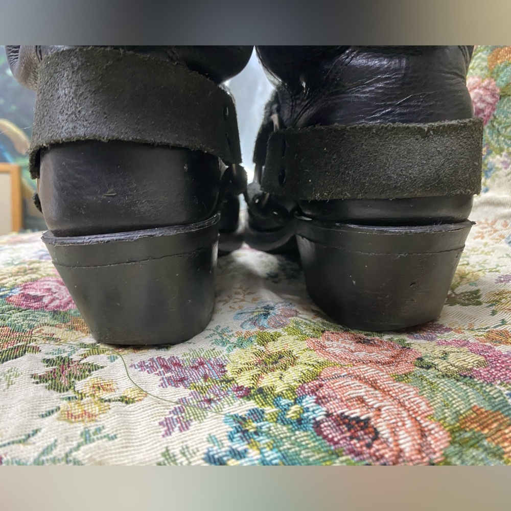 Black Pebble Leather Frye Harness Engineer Boots • 6